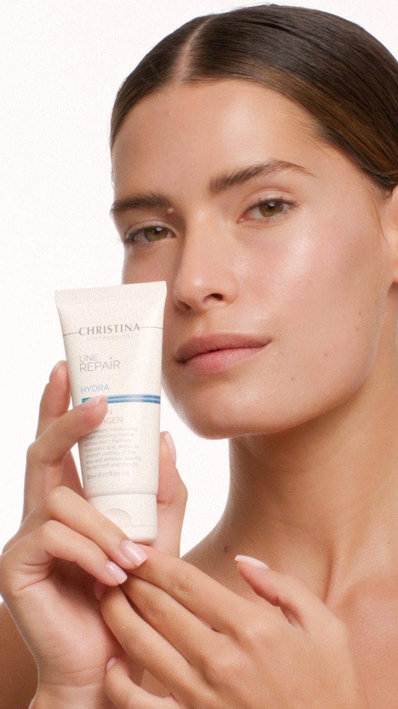 Frau mit Line Repair Hydra Creme